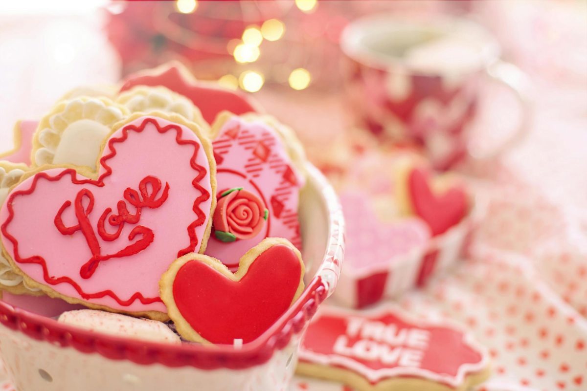 https://www.pexels.com/photo/heart-shaped-cookies-6618703/